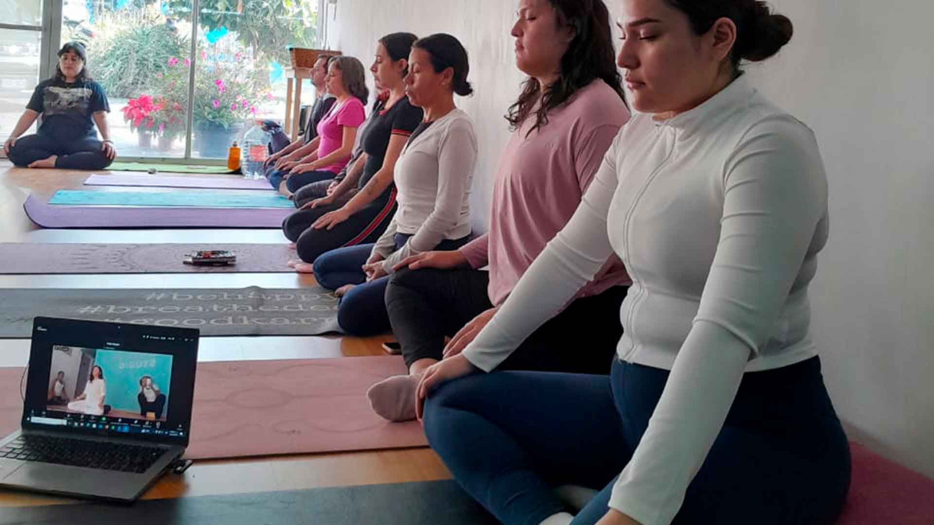 slider-yoga-horizontal